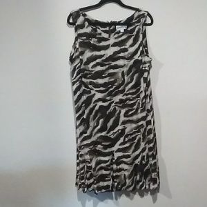 Danny & Nichole Brown/pale Army green